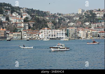 Fischerboote auf dem Bosporus. Stockfoto