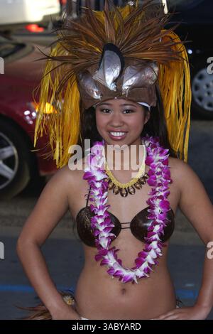 April 2008 - Hollywood, Kalifornien, USA - Hula Girl bei der Weltpremiere von „Forgetting Sarah Marshall“ im Grauman's Chinese Theatre in Hollywood. (Kreditbild: © Glenn Weiner/ZUMA Press) Stockfoto