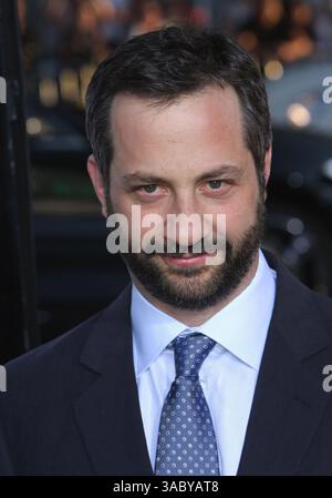 April 2008 - Hollywood, Kalifornien, USA - JUDD APATOW bei der Uraufführung von „Forgetting Sarah Marshall“ im Grauman's Chinese Theatre in Hollywood. (Kreditbild: © Glenn Weiner/ZUMA Press) Stockfoto