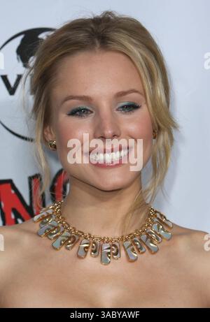 April 2008 - Hollywood, Kalifornien, USA - KRISTEN BELL bei der Weltpremiere von „Forgetting Sarah Marshall“ im Grauman's Chinese Theatre in Hollywood. (Kreditbild: © Glenn Weiner/ZUMA Press) Stockfoto