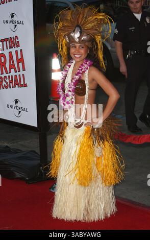 April 2008 - Hollywood, Kalifornien, USA - Hula Girl bei der Weltpremiere von „Forgetting Sarah Marshall“ im Grauman's Chinese Theatre in Hollywood. (Kreditbild: © Glenn Weiner/ZUMA Press) Stockfoto