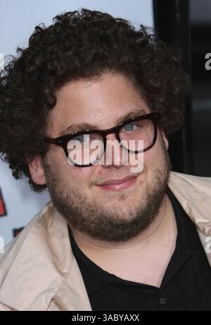 April 2008 - Hollywood, Kalifornien, USA - JONAH HILL bei der Weltpremiere von „Forgetting Sarah Marshall“ im Grauman's Chinese Theatre in Hollywood. (Kreditbild: © Glenn Weiner/ZUMA Press) Stockfoto