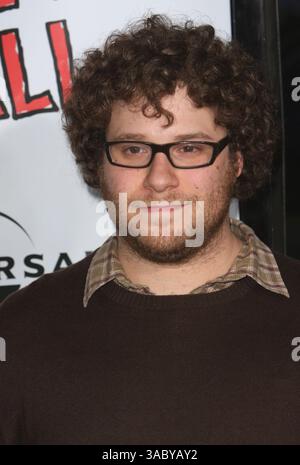 April 2008 - Hollywood, Kalifornien, USA - SETH ROGEN bei der Weltpremiere von „Forgetting Sarah Marshall“ im Grauman's Chinese Theatre in Hollywood. (Kreditbild: © Glenn Weiner/ZUMA Press) Stockfoto