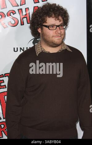 April 2008 - Hollywood, Kalifornien, USA - SETH ROGEN bei der Weltpremiere von „Forgetting Sarah Marshall“ im Grauman's Chinese Theatre in Hollywood. (Kreditbild: © Glenn Weiner/ZUMA Press) Stockfoto
