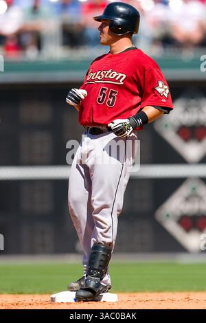 17. April 2008 - Philadelphia, Pennsylvania, USA - Houston Astros' Fänger HUMBERTO QUINTERO #55 erreicht die zweite Basis während eines Spiels gegen die Philadelphia Phillies im Citizens Bank Park in Philadelphia, Pennsylvania. Phillies kümmerte sich um die Astros und gewann mit 10:2. (Bild: © Chris Szagola/Cal Sport Media/ZUMA Press) Stockfoto