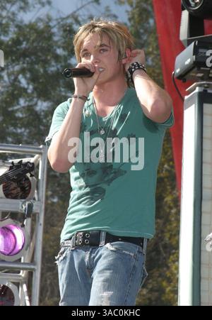 August 2005; Los Angeles, CA, USA; Sänger JESSE McCartney aus dem Coliseum in Los Angeles, moderiert von Twister Moves. Stockfoto