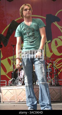 August 2005; Los Angeles, CA, USA; Sänger JESSE McCartney aus dem Coliseum in Los Angeles, moderiert von Twister Moves. Stockfoto