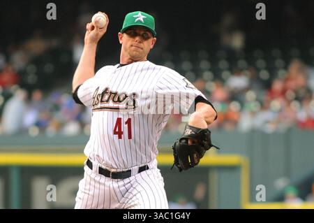 22. April 2008 - Houston, Texas, USA - Houston Astros Starthörer BRANDON BACKE #41 wärmt sich vor dem Start eines Spiels gegen die San Diego Padres im Minute Maid Park auf. Die Astros trugen grüne Kappen für das Spiel als Teil ihrer „Play Green Kampagne“, die mehrere Initiativen für den Astros und den Minute Maid Park im Jahr 2008 und darüber hinaus beinhaltete. (Bild: © Tom Mayes/Cal Sport Media/ZUMA Press) Stockfoto