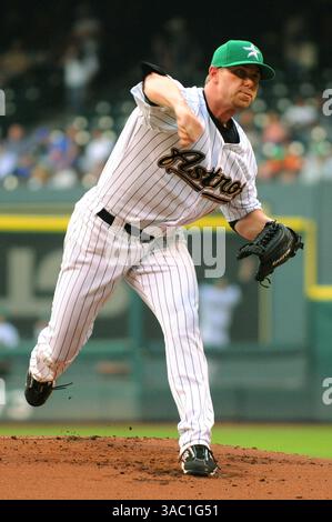 22. April 2008 - Houston, Texas, USA - Houston Astros Starthörer BRANDON BACKE #41 wärmt sich vor dem Start eines Spiels gegen die San Diego Padres im Minute Maid Park auf. Die Astros trugen grüne Kappen für das Spiel als Teil ihrer „Play Green Kampagne“, die mehrere Initiativen für den Astros und den Minute Maid Park im Jahr 2008 und darüber hinaus beinhaltete. (Bild: © Tom Mayes/Cal Sport Media/ZUMA Press) Stockfoto