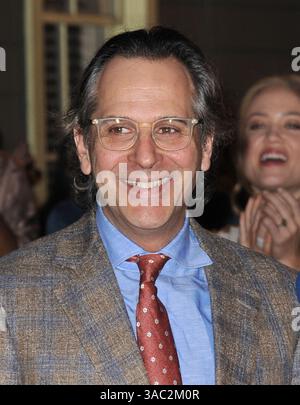 Jason Katims bei NBC's 'Parenthood' 100. Folge Kuchen-Zeremonie in den Universal Studios in Universal City, Kalifornien - 07. November 2014 Stockfoto
