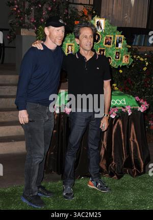 Ron Howard und Brian Grazer bei NBC's 'Parenthood' 100. Folge Kuchen-Zeremonie in den Universal Studios in Universal City, Kalifornien - 07. November 2014 Stockfoto