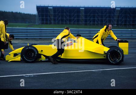 Takuma Sato (JPN). Jordan Honda EJ12 First Test, Silverstone 21. Januar 2002. (Kreditbild: ©Sutton Motorsports/ZUMA Press) Stockfoto