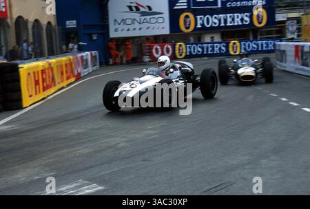 Rod Jolley (GBR) in einem 1958 Cooper T45/51. Dieser Wagen wurde von Bruce McLaren (NZL) beim Großen Preis von Monaco 1959 in Monte Carlo, Monaco, zum Sieg gefahren. 18-20. Mai 2002..BEST IMAGE (Bild: ©Sutton Motorsports/ZUMA Press) Stockfoto