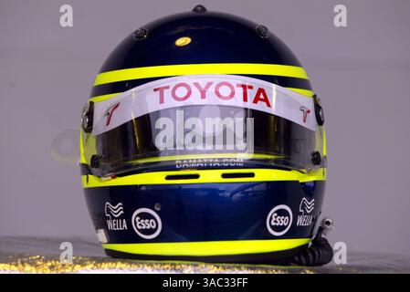 Der Helm von Cristiano da Matta (BRA) Toyota, Vorderansicht. Formel-1-Weltmeisterschaft, RD3, brasilianischer Grand Prix, Vorbereitungen, Interlagos, Brasilien, 3. April 2003..DIGITALES BILD (Credit Image: ©Sutton Motorsports/ZUMA Press) Stockfoto