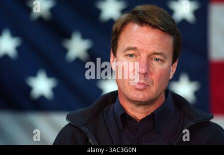 8. Dezember 2007: New Hampshire Democratic Presidential Hopeful ehemaliger US-Senator John Edwards (D-NC) Kampagnen in New Hampshire (Credit Image: Stockfoto