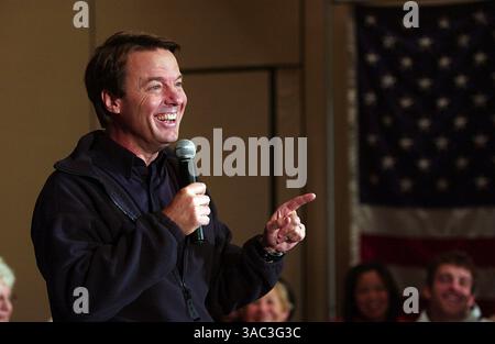 8. Dezember 2007: New Hampshire Democratic Presidential Hopeful ehemaliger US-Senator John Edwards (D-NC) Kampagnen in New Hampshire (Credit Image: Stockfoto