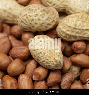 Close-up mit und ohne-Shell-Peanuts. Stockfoto