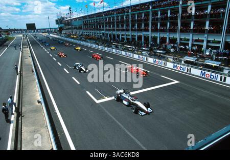 Der Start des Rennens. Formel-1-Weltmeisterschaft, GP von Frankreich, Magny Cours, Frankreich, 28. Juni 1998 (Credit Image: ©Sutton Motorsports/ZUMA Press) Stockfoto