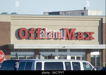 Januar 2005 – Boston, Massachusetts, USA – Büro Max in South Bay, Boston, Massachusetts. Office Max verfügt über mehr als 1000 Geschäfte, die jährlich einen Umsatz von 8 Milliarden US-Dollar erzielen. (Bild: © Seamas Culligan/ZUMA Press) Stockfoto