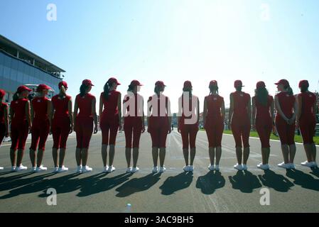 Grid Girls..Grand Prix von Ungarn, Budapest, 18. August 2002..DIGITALES BILD (Credit Image: ©Sutton Motorsports/ZUMA Press) Stockfoto