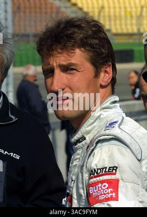 Amtierender DTM-Champion Bernd Schneider (DE)..DTM 2002, Vorsaisonprüfung, Hockenheim, Deutschland, 3. April 2002..DIGITALES BILD (Credit Image: ©Sutton Motorsports/ZUMA Press) Stockfoto