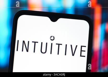 3. April 2025, Kanada: In dieser Abbildung wird das Logo für intuitive Chirurgie auf einem Smartphone-Bildschirm angezeigt. (Credit Image: © Thomas Fuller/SOPA Images via ZUMA Press Wire) NUR REDAKTIONELLE VERWENDUNG! Nicht für kommerzielle ZWECKE! Stockfoto