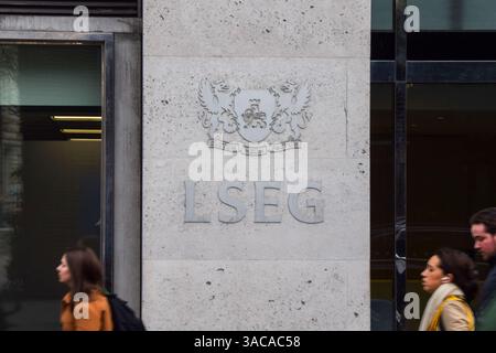 London, Großbritannien. April 2025. Allgemeine Ansicht der London Stock Exchange Group (LSEG), dass Trump-Zölle weltweit zu einem Rückgang der Aktienmärkte führen. Quelle: Vuk Valcic/Alamy Live News Stockfoto
