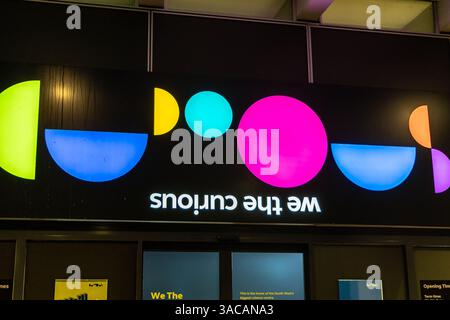 Bristol, Großbritannien - 30. Januar 2024: Das Wissenschaftsmuseum „We Are Curious“ auf dem Millennium Square. Stockfoto