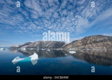Westgrönland, Baffin Bay, Malerischer Uummannaq Fjord. Zweitgrößtes Fjordsystem in Grönland. Stockfoto