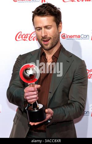 Las Vegas, USA. April 2025. Glen Powell nimmt an den CinemaCon Big Screen Achievement Awards während der CinemaCon am 3. April 2025 im Caesar's Palace in Las Vegas Teil. (Foto: Travis P Ball/SIPA USA) Credit: SIPA USA/Alamy Live News Stockfoto