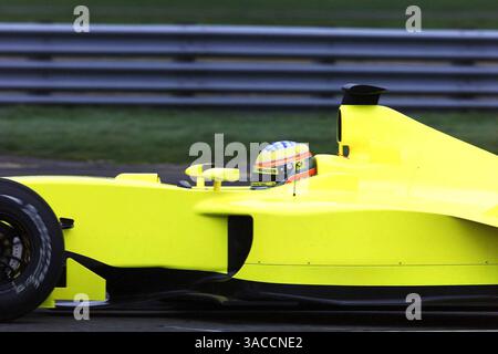 Takuma Sato (JPN) Jordan EJ12.Jordan EJ12 First Run, Silverstone 21. Januar 2002.DIGITALES BILD (Credit Image: ©Sutton Motorsports/ZUMA Press) Stockfoto
