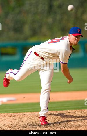 4. Mai 2008: Philadelphia, Pennsylvania, USA - BRAD LIDGE #54 von Philadelphia Phillies wirft während des Spiels zwischen den San Francisco Giants und den Philadelphia Phillies im Citizens Bank Park in Philadelphia einen Platz. Die Phillies schlugen die Giants mit 6:5. (Bild: © Chris Szagola/Cal Sport Media/ZUMA Press) Stockfoto