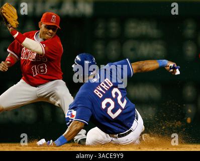 5. Juli 2007: Arlington, Texas. Der Texas Rangers Center Fielder Marlon Byrd (22) wird am 5. Juli 2007 im Rangers Ballpark in Arlington, Arlington, Texas, als Zweiter im Spiel gegen die Los Angeles Angels erwischt. Die Engel besiegten die Rangers 5-1 und nahmen das letzte Spiel der drei Spielserien an. Foto Ã‚Â Jeff Etessam / Cal Sport Media. (Kreditbild: © FOTOGRAF/Cal Sport Media) Stockfoto