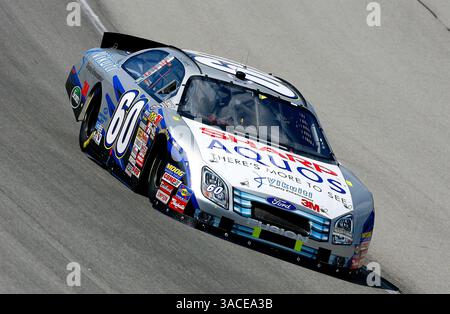 Carl Edwards in der zweiten Runde auf dem Chicagoland Speedway während des Durock 300 Trainings für die Busch Series. (Kreditbild: © FOTOGRAF/Cal Sport Media) Stockfoto