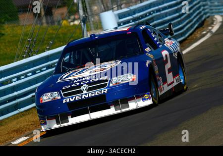 Kurt Busch verlässt Kurve 5 am Watkins Glen International während des Trainings für die Centurion Boats am Glen. (Kreditbild: © FOTOGRAF/Cal Sport Media) Stockfoto