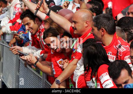 Ferrari feiert im parc Ferme... Grand Prix von Malaysia, Rd 2, Rennen, Sepang, Malaysia, Sonntag, 23. März 2008. Stockfoto