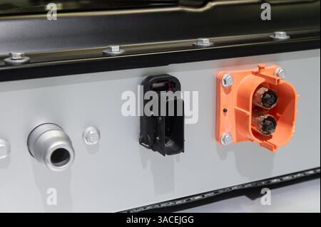 Nahaufnahme des Anschlusses des Lithium-Ionen-Akkus Stockfoto