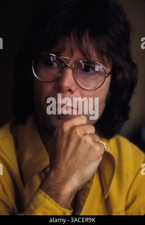 01. Januar 1975: Los Angeles, Kalifornien, USA – der britische Sänger, Film- und Fernsehstar RICHARDS, um 1975, war der erste englische Rockstar, der 1995 zum Ritter geschlagen wurde. (Bild: © Bernard Fallon/ZUMA Press) Stockfoto