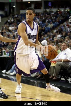 26. März 2008 - Sacramento, Kalifornien, USA - Kings Guard #23 KEVIN MARTIN versucht, die Baseline gegen die Memphis Grizzlies zu fahren. (Bild: © Greg Ashman/Cal Sport Media/ZUMA Press) Stockfoto