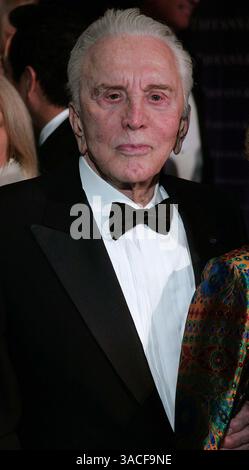 Januar 2005 - Hollywood, Kalifornien, USA - Kirk Douglas - 2005 Palm Springs International Film Festival. Stockfoto