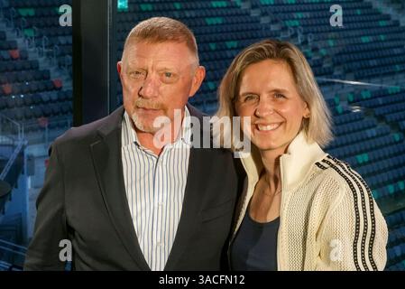 Boris Franz Becker 57 mit Laura Ludwig 39ist eine deutsche Beachvolleyballspielerin der ehemalige deutsche Tennisspieler zu Gast beim Spitzentennis trifft Olympia Prominente Gaeste bei der Talkrunde Active City Afterwork in der Rothenbaum Lounge am 03.04.2025 in Hamburg Deutschland *** Boris Franz Becker 57 mit Laura Ludwig 39 ist ein deutscher Beachvolleyballspieler des ehemaligen deutschen Tennisspielers Spieler von Top Tennis trifft prominente Olympia-Gäste bei der Talk Round Active City Afterwork in der Rothenbaum Lounge am 03 04 2025 in Hamburg Hamburg Deutschland Stockfoto
