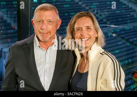 Boris Franz Becker 57 mit Laura Ludwig 39ist eine deutsche Beachvolleyballspielerin der ehemalige deutsche Tennisspieler zu Gast beim Spitzentennis trifft Olympia Prominente Gaeste bei der Talkrunde Active City Afterwork in der Rothenbaum Lounge am 03.04.2025 in Hamburg Deutschland *** Boris Franz Becker 57 mit Laura Ludwig 39 ist ein deutscher Beachvolleyballspieler des ehemaligen deutschen Tennisspielers Spieler von Top Tennis trifft prominente Olympia-Gäste bei der Talk Round Active City Afterwork in der Rothenbaum Lounge am 03 04 2025 in Hamburg Hamburg Deutschland Stockfoto