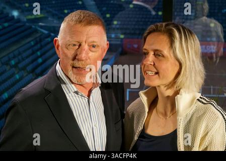 Boris Franz Becker 57 mit Laura Ludwig 39ist eine deutsche Beachvolleyballspielerin der ehemalige deutsche Tennisspieler zu Gast beim Spitzentennis trifft Olympia Prominente Gaeste bei der Talkrunde Active City Afterwork in der Rothenbaum Lounge am 03.04.2025 in Hamburg Deutschland *** Boris Franz Becker 57 mit Laura Ludwig 39 ist ein deutscher Beachvolleyballspieler des ehemaligen deutschen Tennisspielers Spieler von Top Tennis trifft prominente Olympia-Gäste bei der Talk Round Active City Afterwork in der Rothenbaum Lounge am 03 04 2025 in Hamburg Hamburg Deutschland Stockfoto
