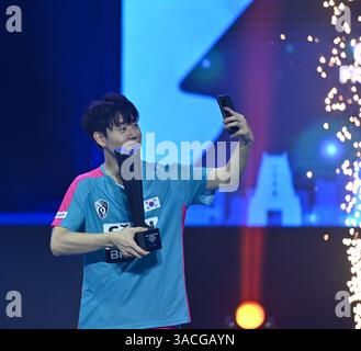 Chennai, Indien. 30. März 2025. Der 18-jährige Oh Jun-sung triumphierte in einem packenden Siebenspiel für Männer im Singles gegen den französischen Konkurrenten Thibault Poret Stockfoto