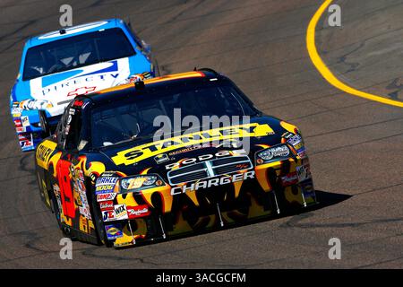 April 2008 - Avondale, Arizona, USA - ELLIOTT SADLER während der Eröffnungsübung im Sprint Cup für den Subway Fresh Fit 500 bei PIR. Subway Fresh Fit 500 Phoenix International Raceway, Avondale, AZ. (Bild: © Russell LaBounty/Cal Sport Media/ZUMA Press) Stockfoto