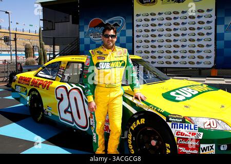 April 2008 - Avondale, Arizona, USA - Subway Fresh Fit 500 Phoenix International Raceway, Avondale, AZ. TONY STEWART während der Enthüllung des U-Bahn-Lackierprogramms #20 auf dem Phoenix International Raceway. (Bild: © Russell LaBounty/Cal Sport Media/ZUMA Press) Stockfoto