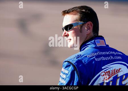 April 2008 - Avondale, Arizona, USA - KURT BUSCH während der Qualifikation für den Subway Fresh Fit 500 bei PIR. Subway Fresh Fit 500 Phoenix International Raceway, Avondale, AZ. (Bild: © Russell LaBounty/Cal Sport Media/ZUMA Press) Stockfoto