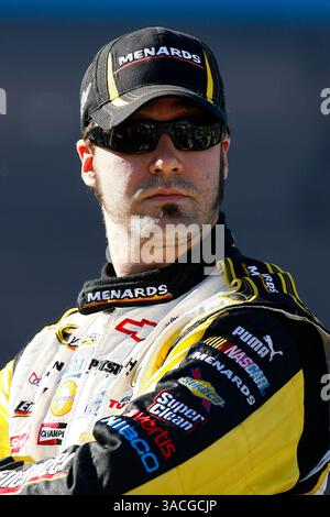 April 2008 - Avondale, Arizona, USA - Paul Menard während der Qualifikation für den Subway Fresh Fit 500 bei PIR. Subway Fresh Fit 500 Phoenix International Raceway, Avondale, AZ. (Bild: © Russell LaBounty/Cal Sport Media/ZUMA Press) Stockfoto