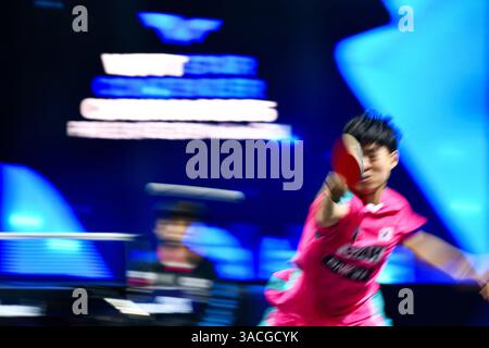 Chennai, Indien. 30. März 2025. Der 18-jährige Oh Jun-sung triumphierte in einem packenden Siebenspiel für Männer im Singles gegen den französischen Konkurrenten Thibault Poret Stockfoto