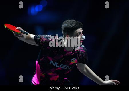 Chennai, Indien. 30. März 2025. Der 18-jährige Oh Jun-sung triumphierte in einem packenden Siebenspiel für Männer im Singles gegen den französischen Konkurrenten Thibault Poret Stockfoto